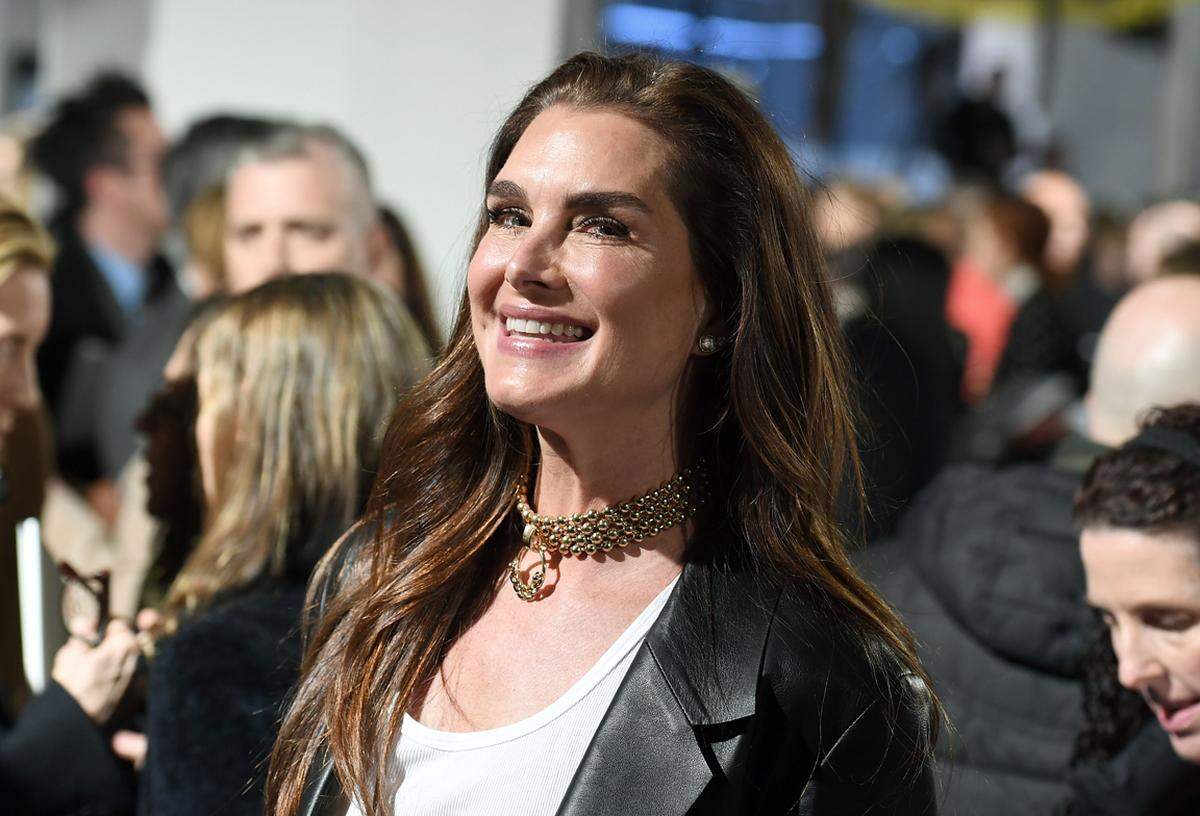 Brooke Shields, die als Teenager schon für Calvin Klein modelte, saß ebenfalls in der Front Row.