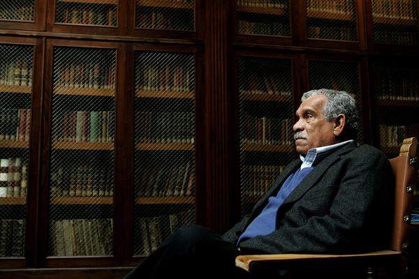 Derek Walcott (1930 - 2017) - Trinidad und Tobago Walcott verband europäische Literaturtradition mit dem Kulturgut seiner Heimat und deren afrikanischen Wurzeln. Das Komitee würdigte ihn "für eine Dichtung von großer Leuchtkraft, getragen von einer historischen Vision, die aus einer multikulturellen Verpflichtung emporgewachsen ist".