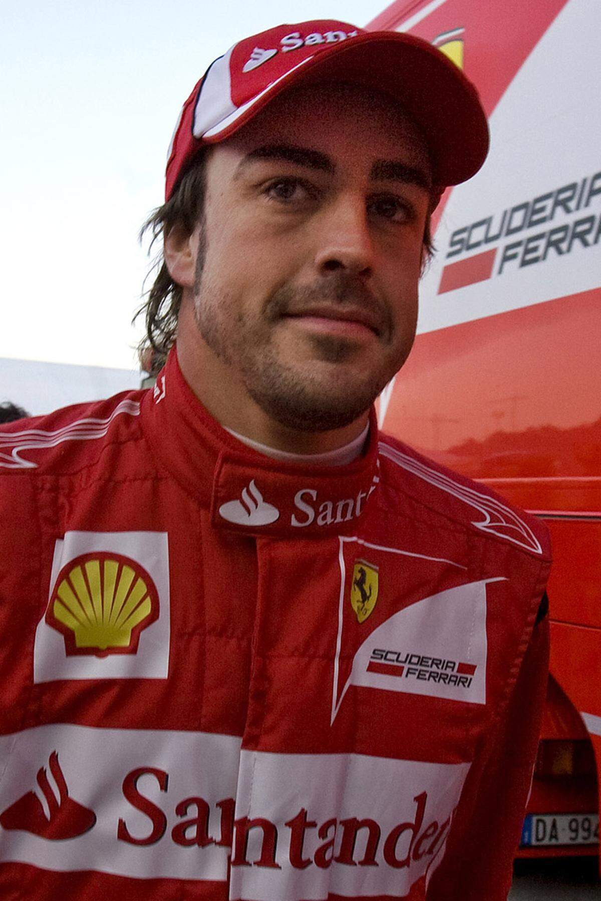 Fernando Alonso (ESP)  Geboren: 29. Juli 1981 in Oviedo  Erster Grand Prix: 4. März 2001 Australien  Erster GP-Sieg: 24. August 2003 Ungarn  GP-Starts: 159  GP-Siege: 26  Bisherige Teams: Minardi (2001), Renault (2002-2006), McLaren-Mercedes (2007), Renault (2008-2009)  Größte Erfolge: Weltmeister 2005 und 2006