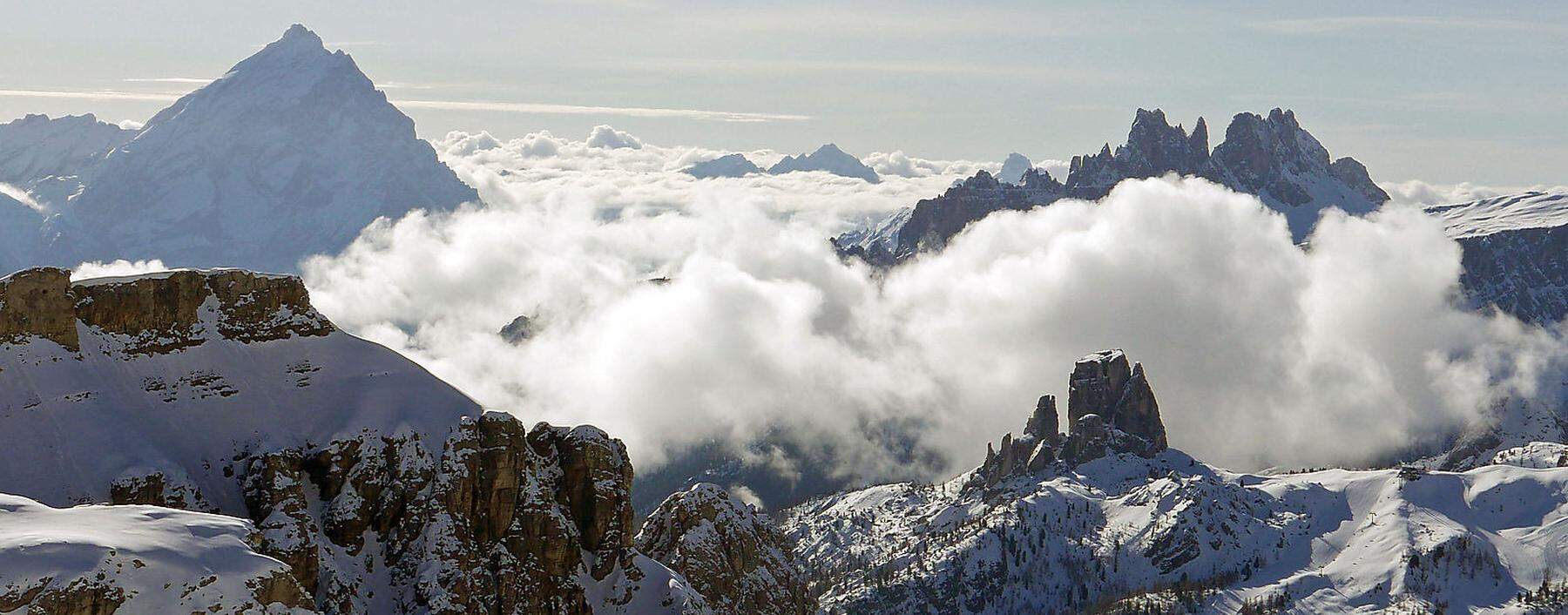 Für manche sind die Dolomiten das schönste Gebirge der Welt. Mitten drin liegt Cortina D'Ampezzo. 