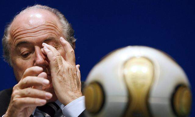 Blatter bei der Pressekonferenz am Dienstag
