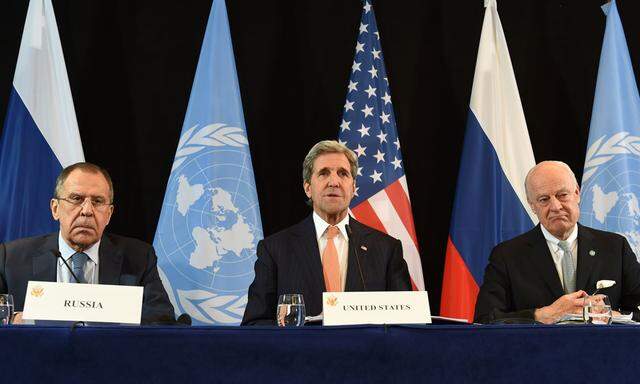 Vorsichtigen Optimismus und Skepsis löste der Aktionsplan für Syrien aus, den die Außenminister Lawrow, Kerry und der UN-Sondergesandte De Mistura präsentierten.