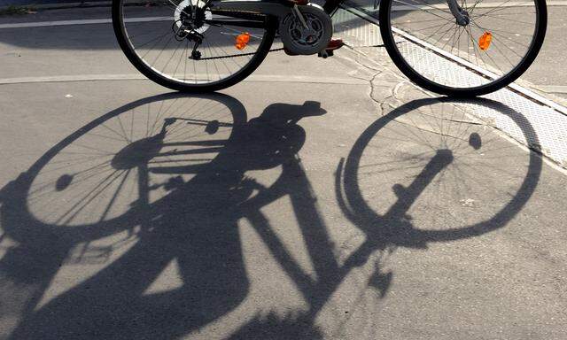 Auch Radfahrer müssen Unterführungen nützen, wenn es sie gibt.