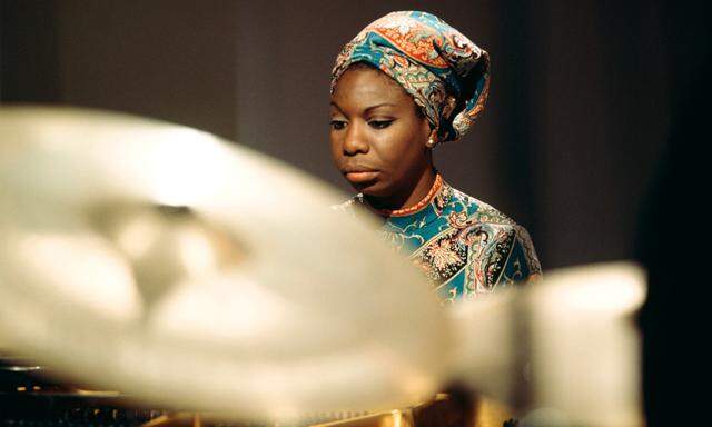 Nina Simone Photos and Premium High Res Pictures | Nina simone, Nina, What happened miss simone