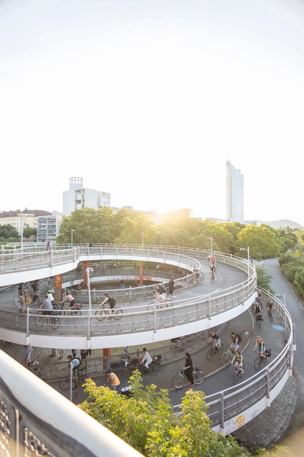 Conny Zenk's sound rides repeatedly transform the bicycle spirals near the Danube Island into a concert arena.