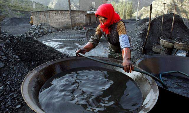 CHINA FEATURE PACKAGE COAL ENERGY