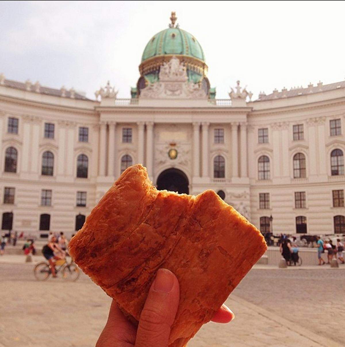 ... sowie Apfelstrudel und der Hofburg nicht vorbei.