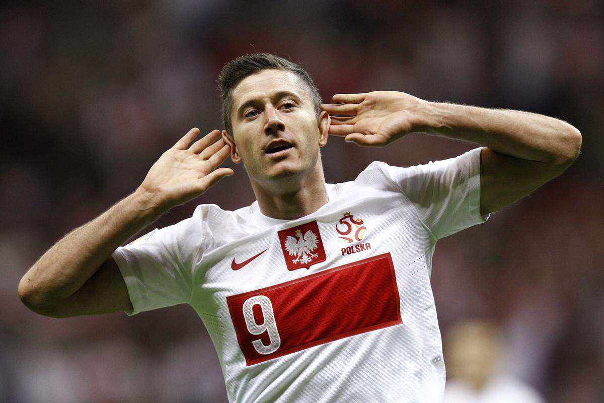 Noch schlechter erging es Polen, das nur Vierter wurde. Dortmund-Stürmer Robert Lewandowski wird somit seinen Marktwerkt zumindest durch WM-Auftritte nicht weiter steigern können.