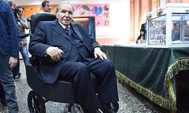 Abdelaziz Bouteflika ist seit 1999 im Amt, tritt aber kaum noch öffentlich auf.