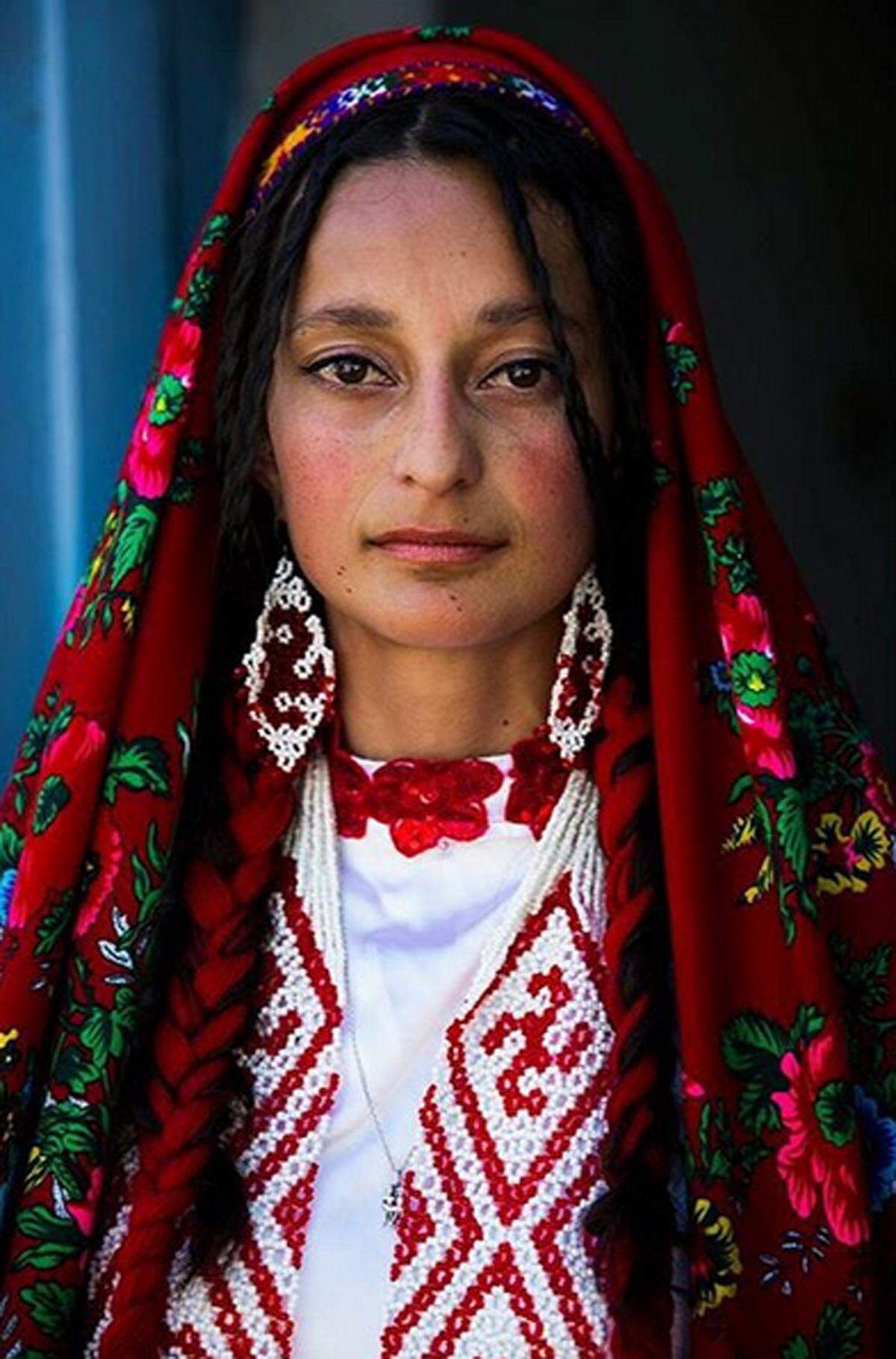 "Mein Ziel ist es für viele Jahre weiterzumachen und Schönheit in allen Ländern des Globus zu studieren. Und wenn möglich, das Atlas-Projekt weltweit bekannt zu machen und als Inspiration für Frauen zu dienen", schreibt sie auf ihrer Homepage.  Dieses Bild ist Berg-Badachschan, einer autonomen Region in Tadschikistan.    