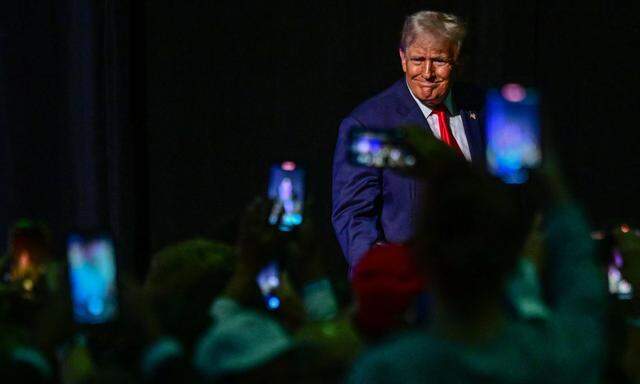 Donald Trump bei der Wahlkampfveranstaltung in West Palm Beach im Bundesstaat Florida.
