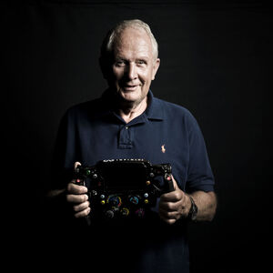 Hat Helmut Marko ein Lenkrad in Händen, ist der Steirer der glücklichste Mensch.