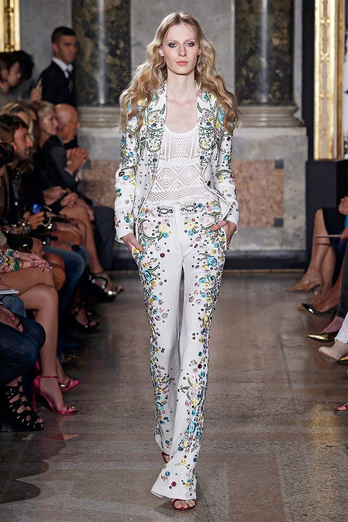 Blumen all over - im 70ies Stil hier von Emilio Pucci.