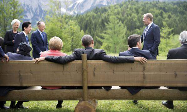 Beim G7-Gipfel im deutschen Elmau im Juni 2015 war die damalige deutsche Kanzlerin Angela Merkel neben IWF-Chefin Christine Lagarde die einzige Frau unter Männern. Auch heute ist nur eine Frau unter den G7-Staatschefs: Italiens Ministerpräsidentin Giorgia Meloni. 