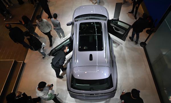 Ein speziell für China gebauter VW Tiguan L Pro bei der Autoshow in Peking Ende April. 