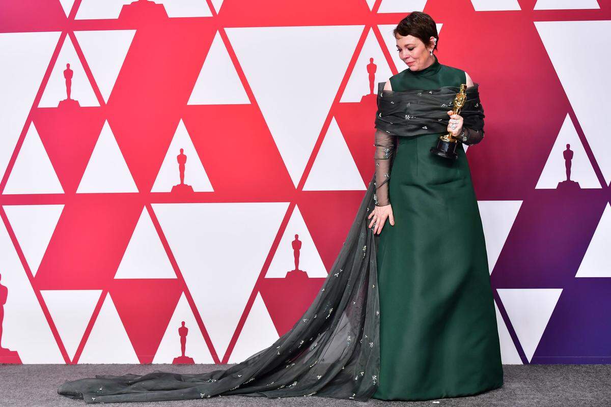 Olivia Colman gewann in Prada.