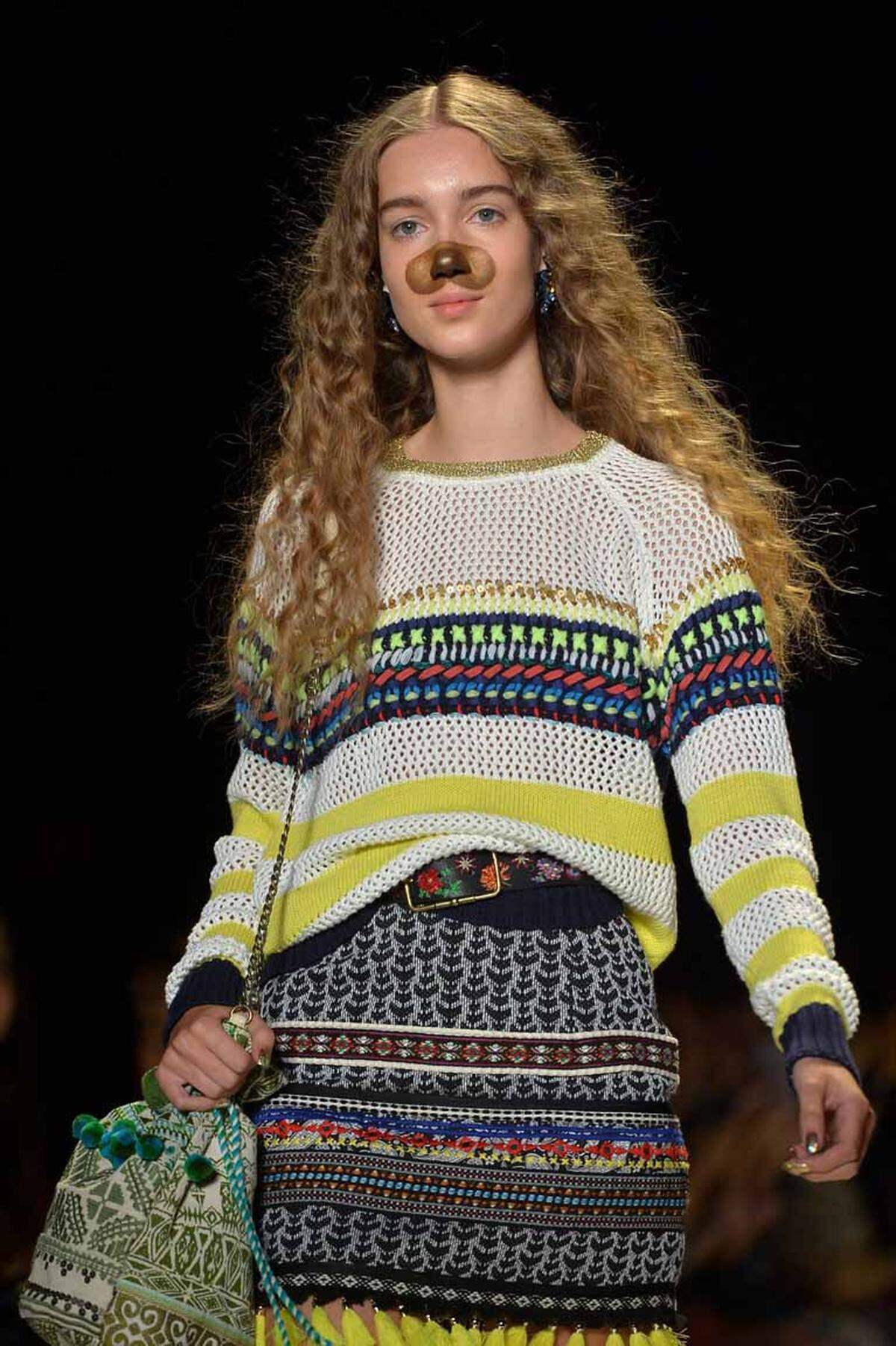 Snapchat-Filter wurden den Models bei Desigual aufgezeichnet.