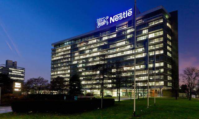 Die Zentrale der Firma Nestle Stadtteil Niederrad Frankfurt am Main Hessen Deutschland Europa i