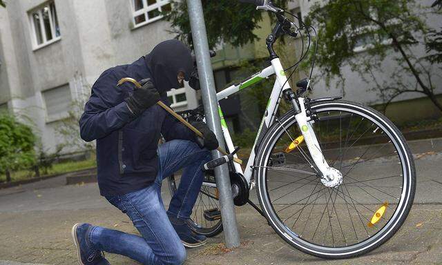 Fahrraddiebstahl kommt erheblich häufiger vor, als er angezeigt wird (Symbolfoto).