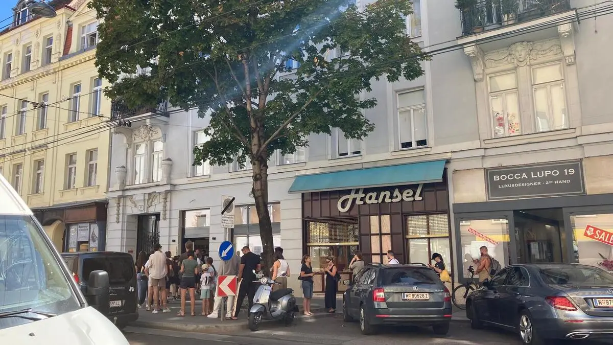 The most sought-after item in the city: Long queues for eclipse glasses