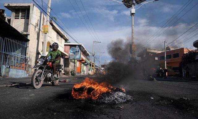 Archivbild vom 13.10.: In der Hauptstadt Port-au-Prince kommt es immer wieder zu Gewalttaten.