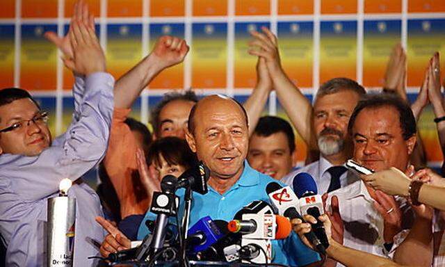 ROMANIA REFERENDUM ON PRESIDENT'S TRAIAN BASESCU'S IMPEACHMENT