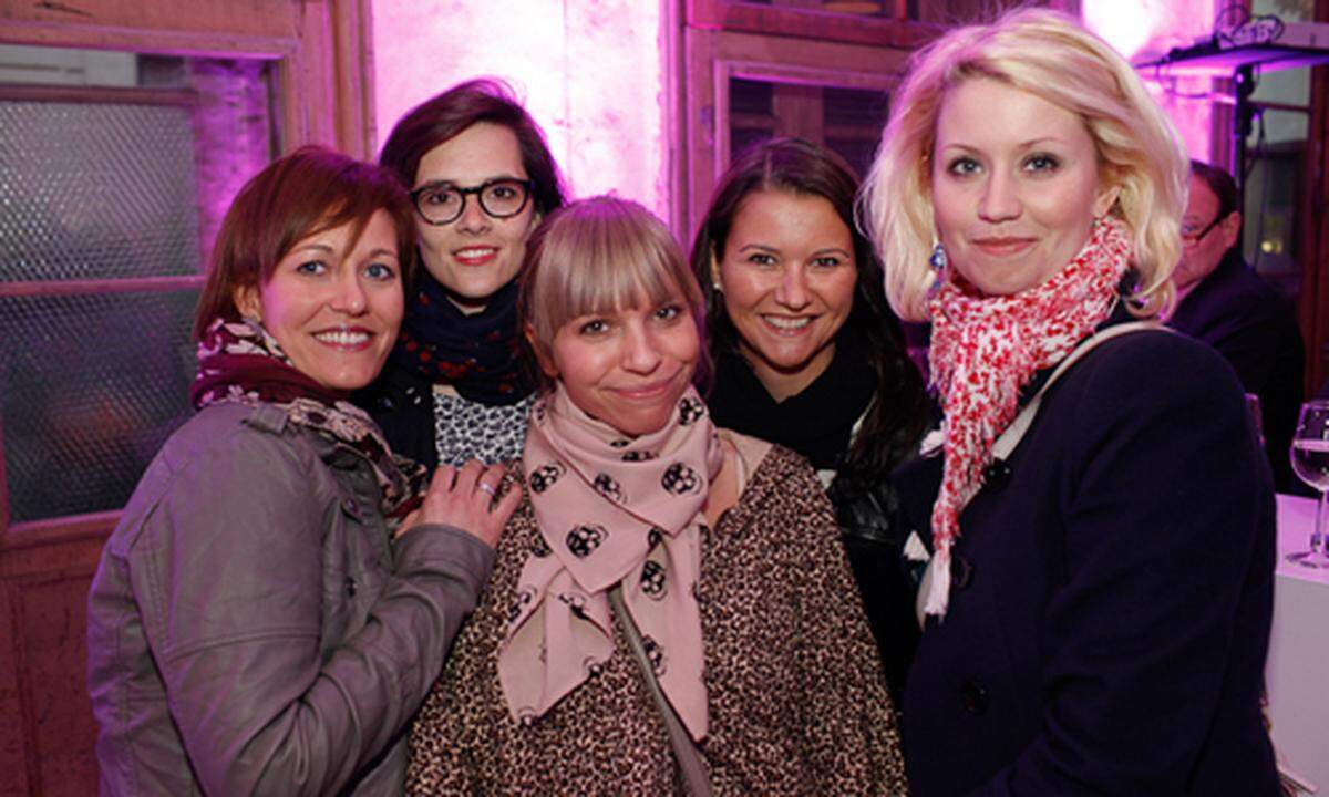 "Presse"-Team mit Sabine Jäger, Tina Greiner, Sabrina Hubalik, Marion Stelzer-Zöchbauer, Julia Warnick