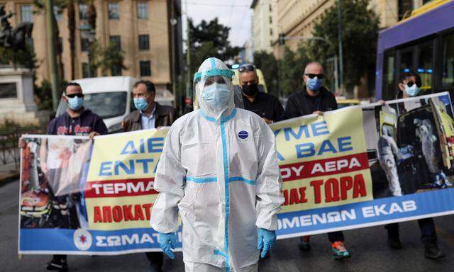 Nicht nur in Athen demonstriert das medizinische Personal gegen Überlastung.
