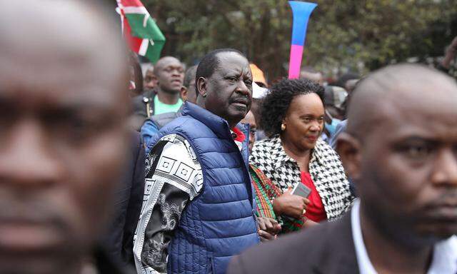 Der kenianische Präsidentschaftskandidat Raila Odinga am Tag der Einreichung seiner Petition zur Anfechtung des Ergebnisses der Präsidentschaftswahlen vor dem Obersten Gerichtshof in Nairobi, Kenia.