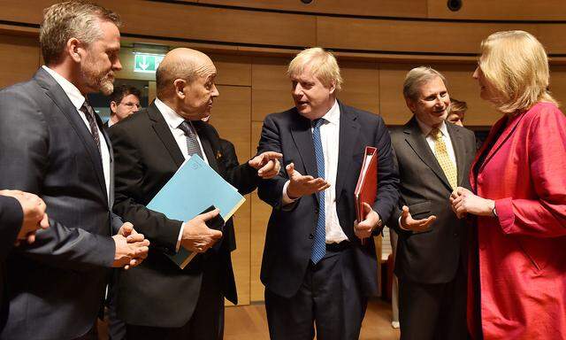 Der Iran war Thema beim Außenministerrat in Luxemburg. Mit dabei: Anders Samuelsen (Dänemark), Jean-Yves Le Drian (Frankreich), Boris Johnson (Großbritannien), EU-Kommissar Johannes Hahn und die österreichische Vertreterin Karin Kneissl.