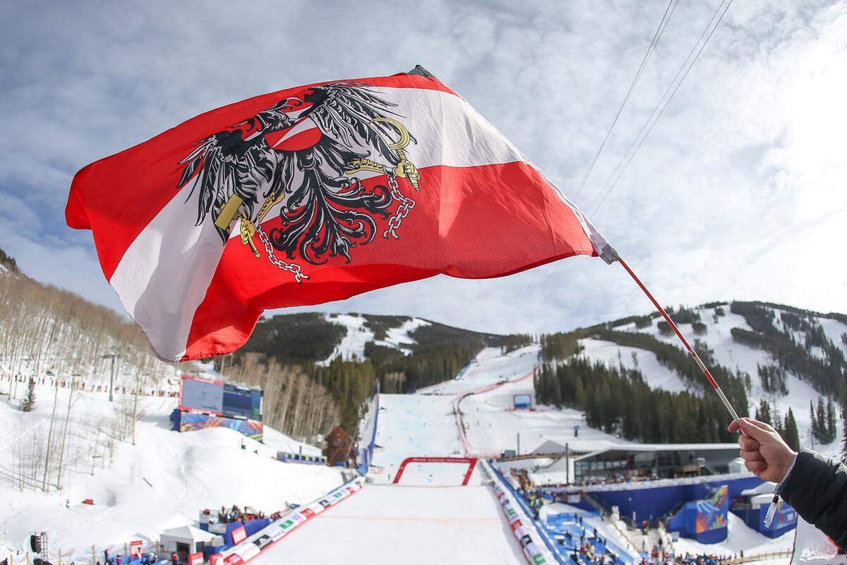 Nicht verwirren lassen: Wir sind in Vail/Beaver Creek. Dort sammelten österreichische Ski-Athleten bereits zahlreiche Weltcup-Medaillen. Wer das US-Ski-Gebiet privat erfahren möchte braucht ebenfalls Gold, allerdings in der eigenen Tasche: Eine Tageskarte kostet laut Erhebung von skigebiete-test.de dort nämlich stolze 149 Dollar, derzeit gut 140 Euro. Unter mehr als 280 Skigebieten im Vergleich ist das die Spitze.