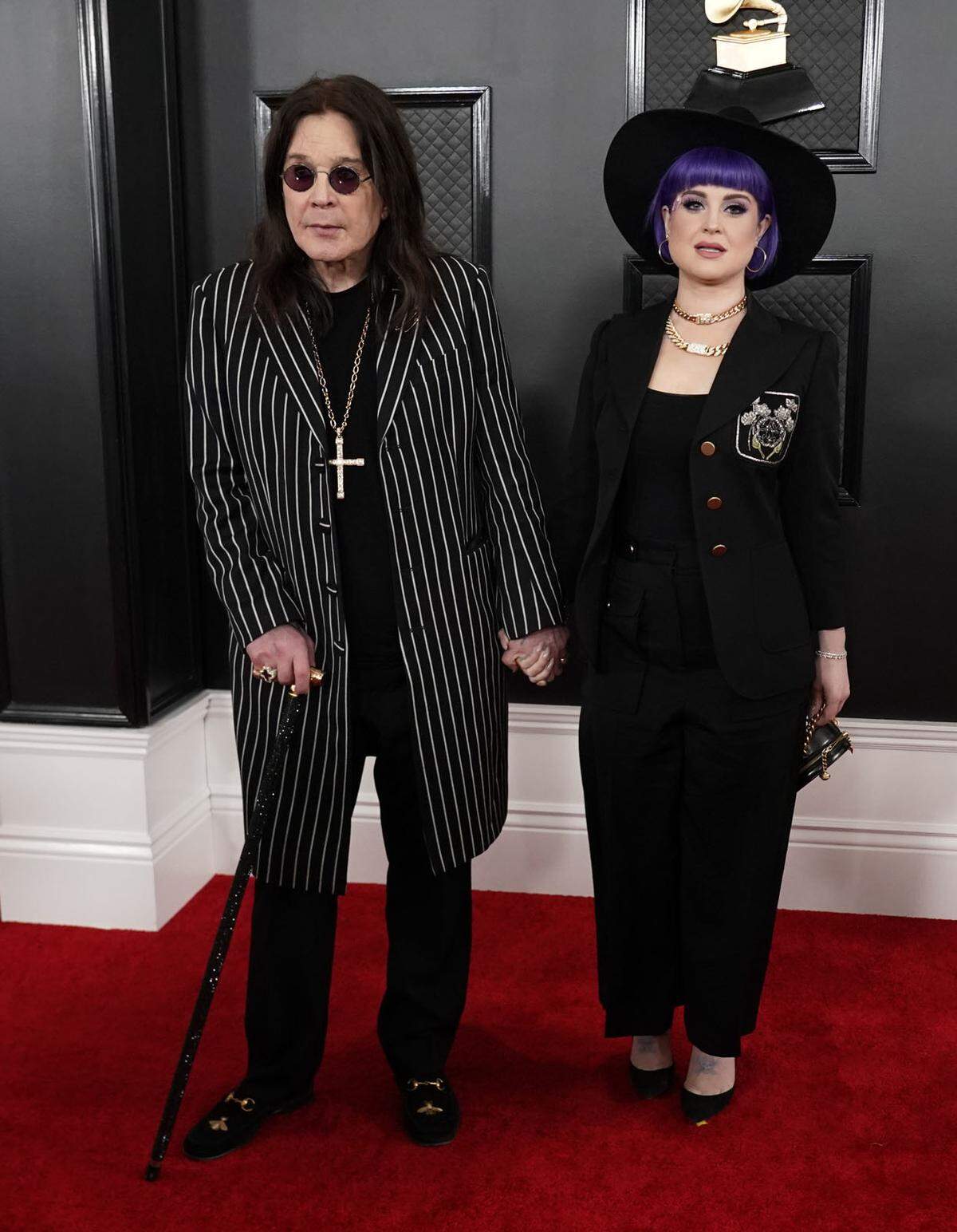 Ozzy Osbourne, der eben erst seine Parkinson-Erkrankung öffentlich gemacht hat, erschien mit Tochter Kelly.