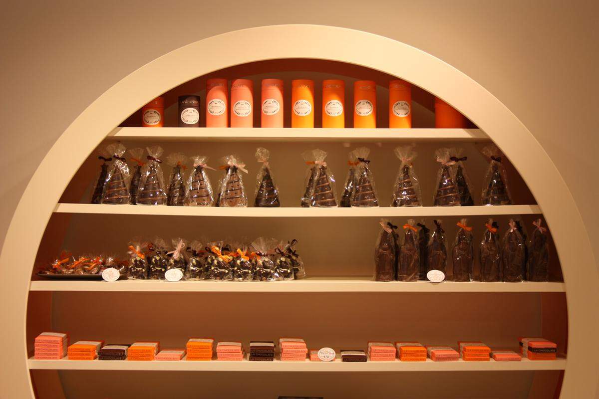 Eine ziemlich neue Schokoboutique bietet belgische Schokolade in eigenen Verpackungen in Braun, Rosa und Orange. Auch in Maribor, der Kulturhauptstadt 2012, gibt es eine Filiale. Mestni trg 18. lachocolate.si/ 