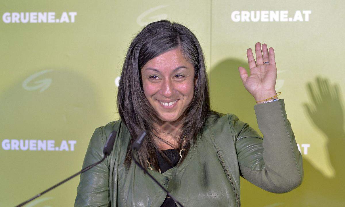 "Also meine Eier sind noch dran." Die scheidende Wiener Grünen-Chefin Maria Vassilakou fühlt sich durch die Spitzenpolitik nicht kastriert.