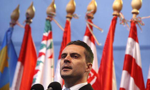 Jobbik-Chef Gábor Vona – hier im Parlament in Budapest – wird von den Linken und den Liberalen umworben.