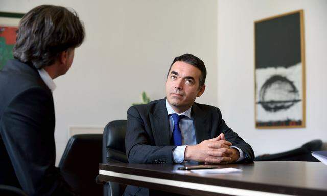 Außenminister Nikola Dimitrov im Interview in der mazedonischen Botschaft in der Wiener Kinderspitalgasse.
