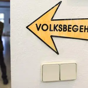 Nur eines von drei aktuellen Volksbegehren hat die nötige Hürde von 100.000 Unterschriften übersprungen. (Symbolbild)