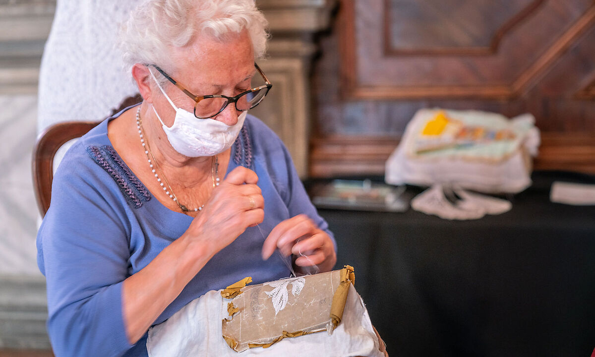 ... und filigrane Stickerei.