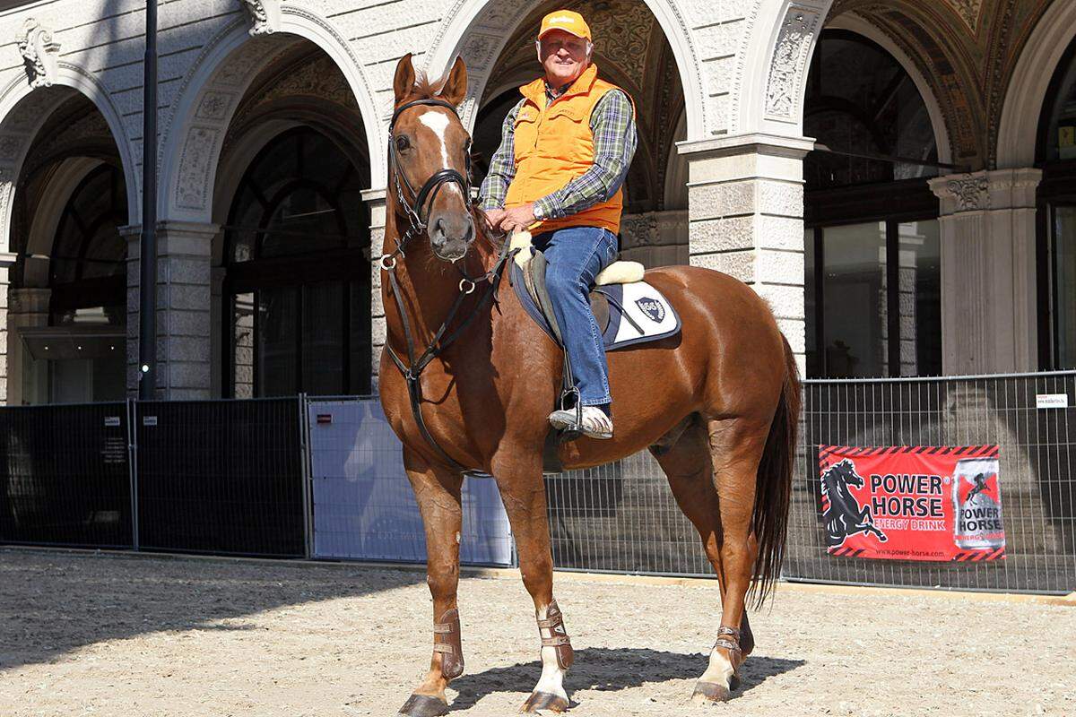 17. September. Die Creme de la Creme des Springreitsports in Wien: Die Global Champions Tour (GCT) gastiert zum ersten Mal im Rahmen des "Vienna Masters" für eine Etappe auf dem Rathausplatz. Die GCT, der Höhepunkt des Fünf-Sterne-Turniers, ist die Formel 1 des Springreitens. Aber auch Wettkämpfe im Dressurreiten sowie Show-Vorführungen - unter anderem mit den Lipizzanern der Spanischen Hofreitschule - stehen auf dem Programm.