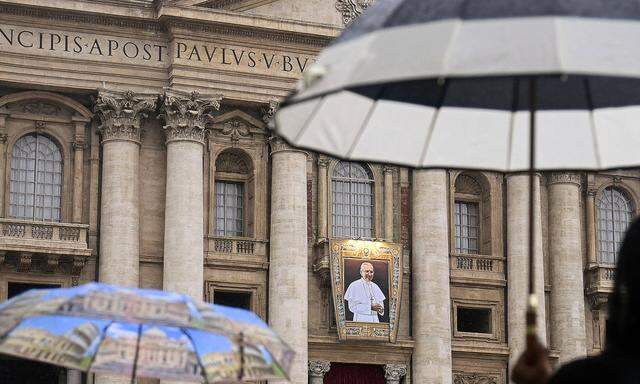Seligsprechung am Petersplatz im Vatikan.