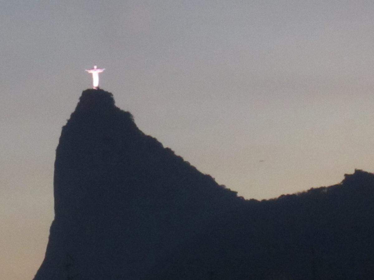 Ganz anders stellen sich die Stadtväter das Rio 2.0 vor: mehr so wie einen Traum, zauberhaft glänzend, mit Sambarhythmen untermalt …