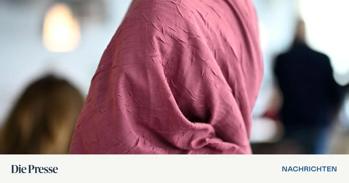 F-r-SP-Lehrergewerkschaft-ist-Kopftuchverbot-zu-wenig-