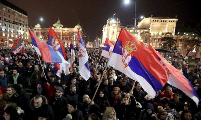ehntausende protestierten am Wochenende in der serbischen Hauptstadt Belgrad.