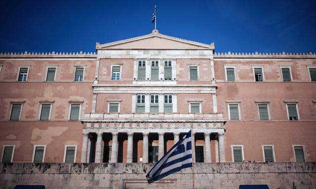 Geschätzte bis zu 9 Milliarden Euro gehen Griechenland jährlich durch Steuerhinterziehungen durch die Lappen.