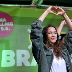 Mitten im Wahlkampf könnte die Kandidatur der grünen EU-Spitzenkandidatin Lena Schilling in Turbulenzen geraten. 