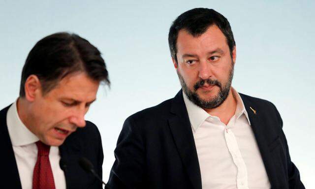 Italiens Premier Giuseppe Conte (l.) mit Innenminister Salvini