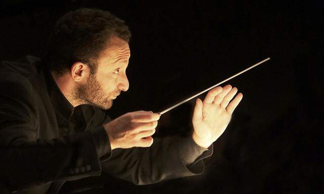  Kirill Petrenko.