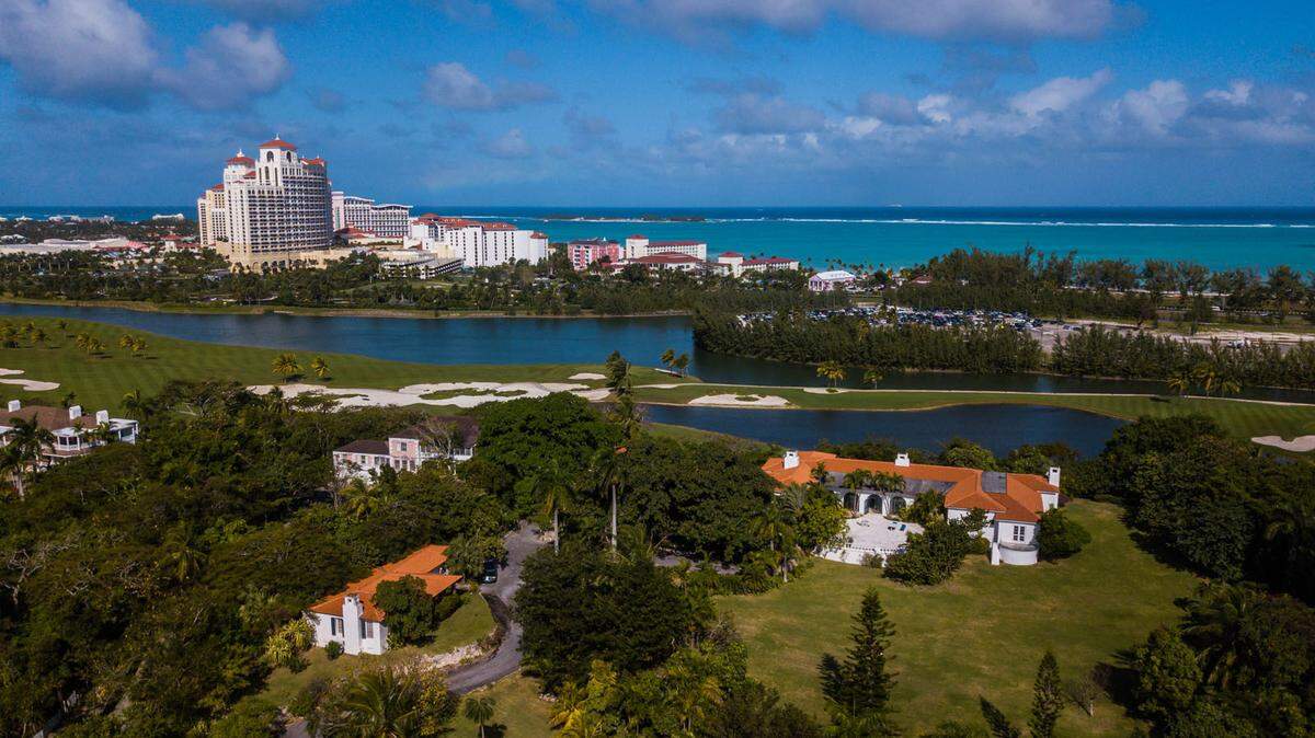 Eines der prächtigsten Anwesen der Bahamas, noch dazu mit einer royalen Vergangenheit, steht in Nassau für 8,5 Millionen US-Dollar zum Verkauf.