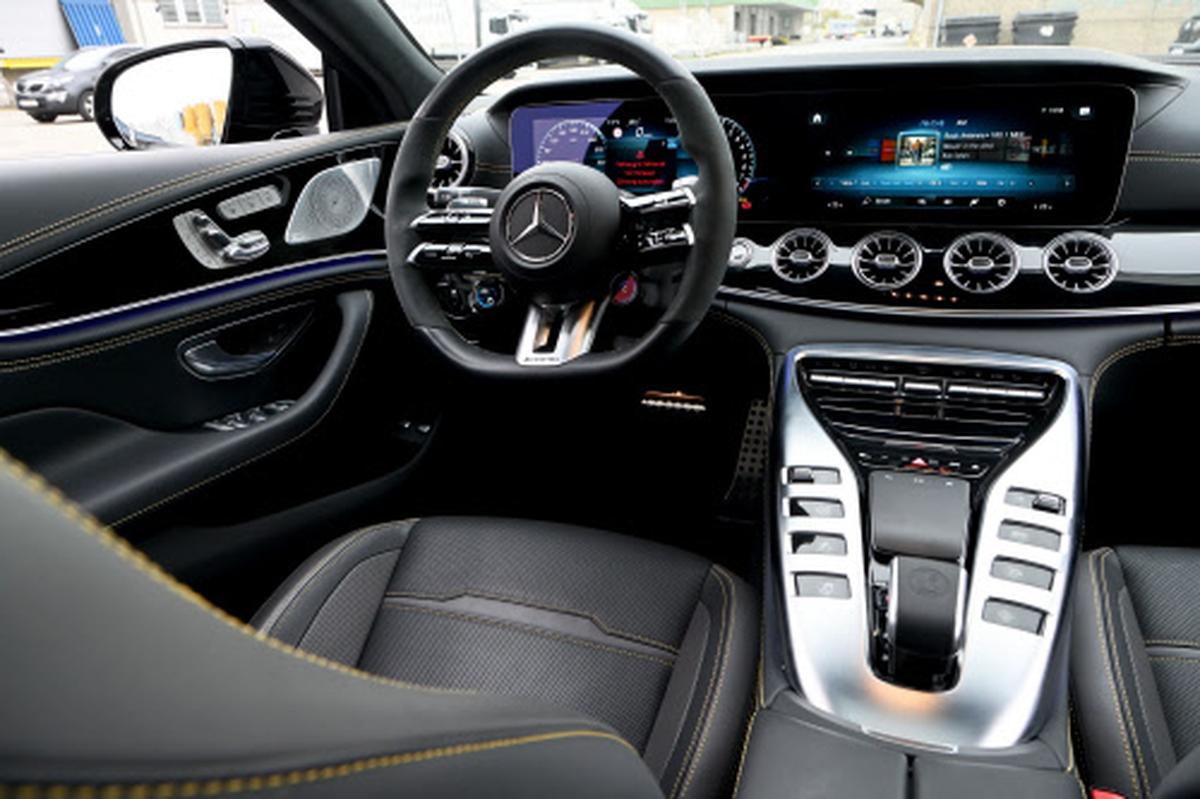 Hier ist auch Rennsport zu Hause: Mit etwas Kompetenz lässt sich nicht nur der Auspuff laut drehen, sondern ein Set-up für schnelle Rundenzeiten (auf der Norschleife) einstellen.