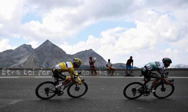 Gregor Mühlberger (r.) gab zwischendurch den Tempomacher für Julian Alaphilippe